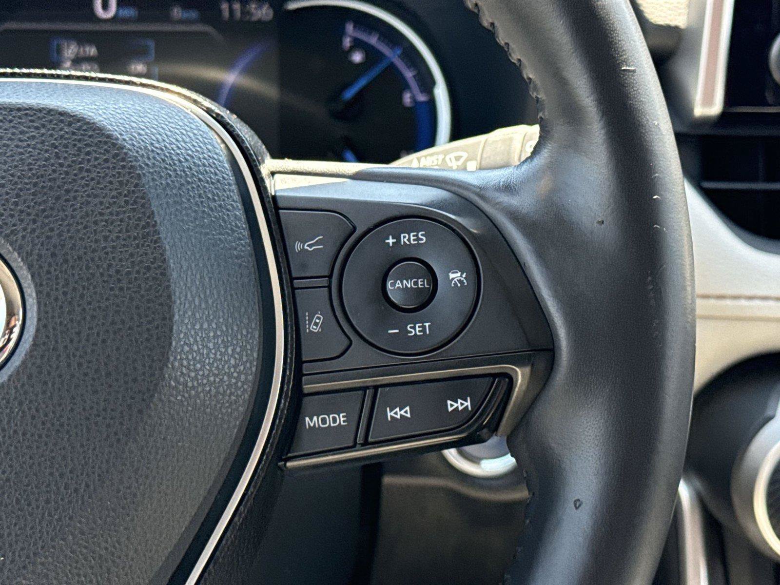 Used 2020 Toyota RAV4 Limited AWD/4WD image 26