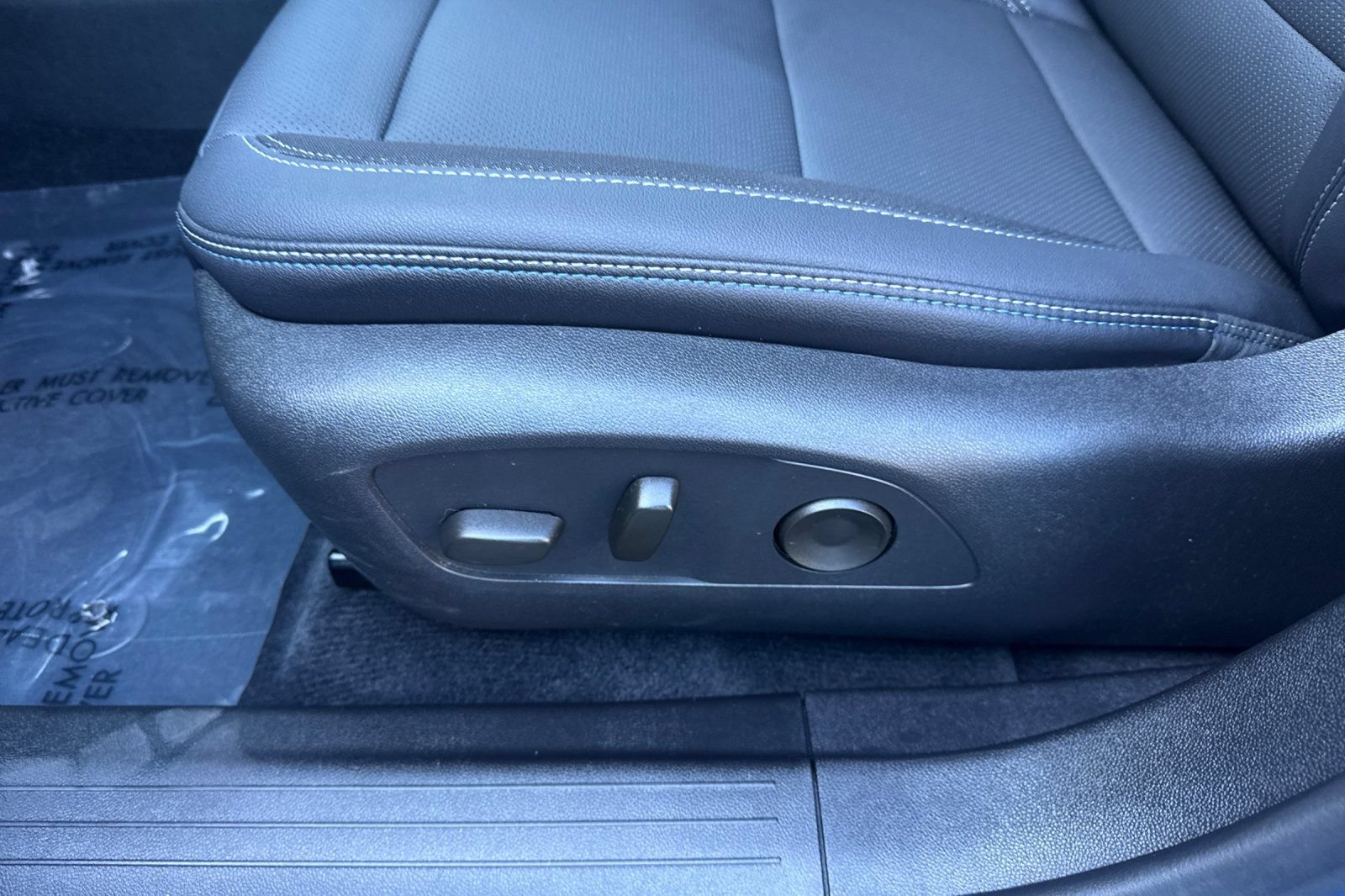Used 2026 Chevrolet Equinox EV LT FWD image 14