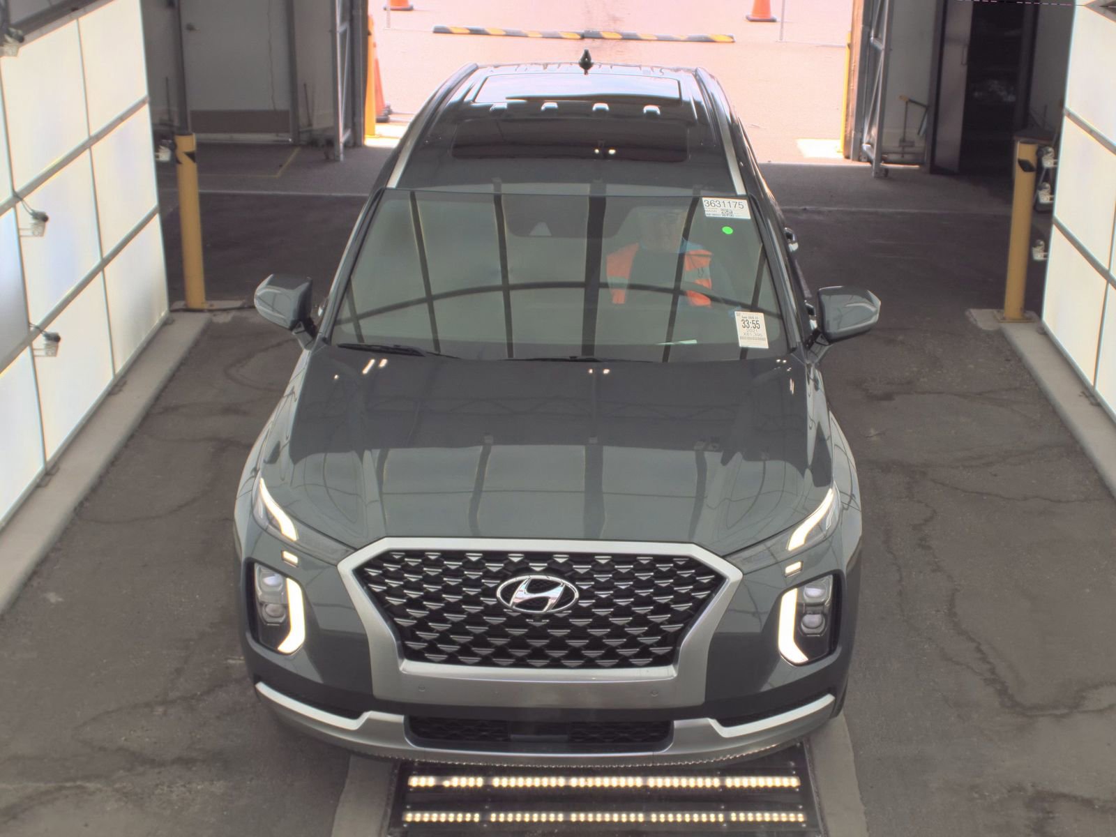 Used 2021 Hyundai Palisade Calligraphy FWD image 2