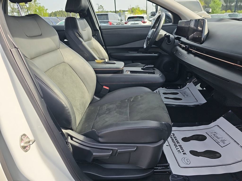 Used 2023 Nissan Ariya FWD image 13