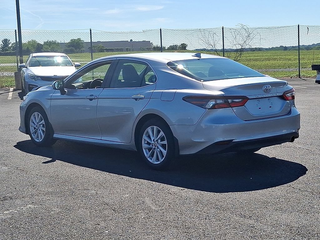 Used 2024 Toyota Camry LE FWD image 4