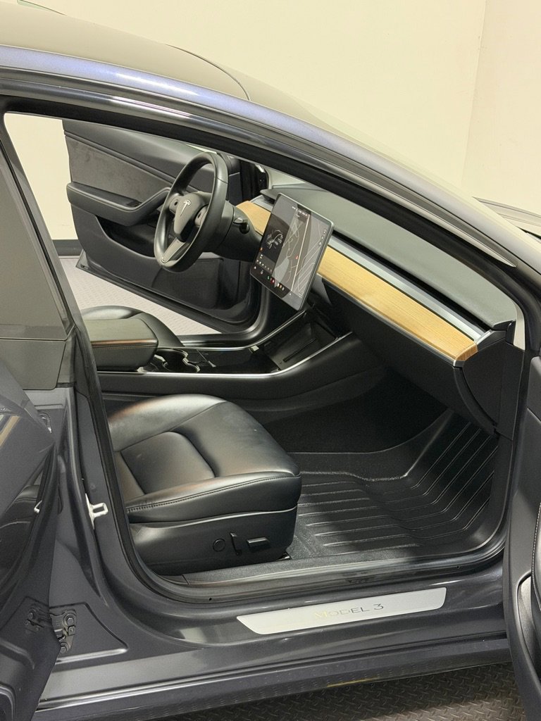 Used 2019 Tesla Model 3 Performance image 10