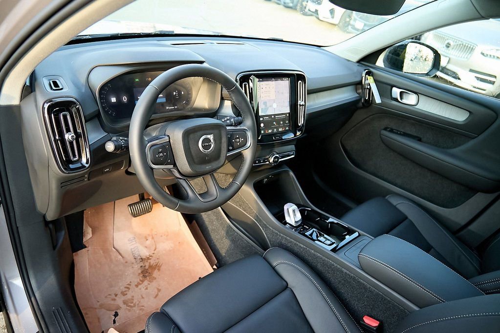 New 2026 Volvo XC40 B5 Plus w/ Protection Package Premier image 13