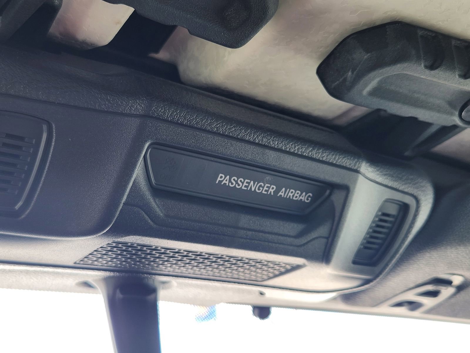 Used 2025 Jeep Wrangler Sport image 28