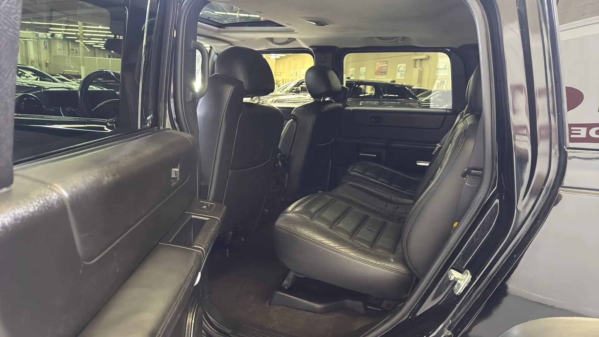 Used 2005 HUMMER H2 w/ Preferred Equipment Group image 19