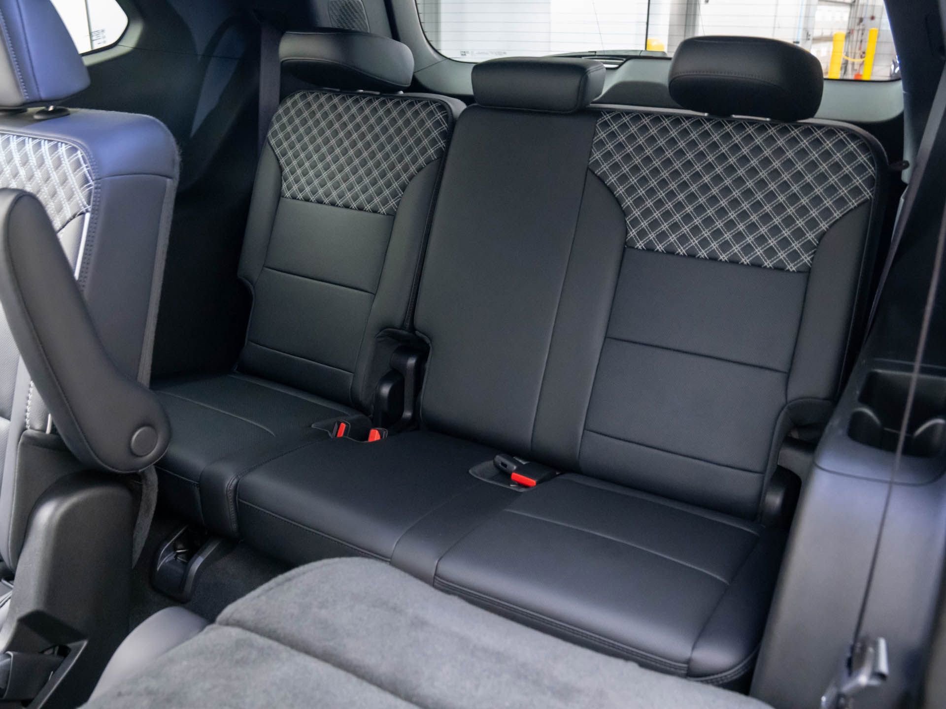 Used 2025 GMC Acadia Denali w/ Super Cruise Package image 19