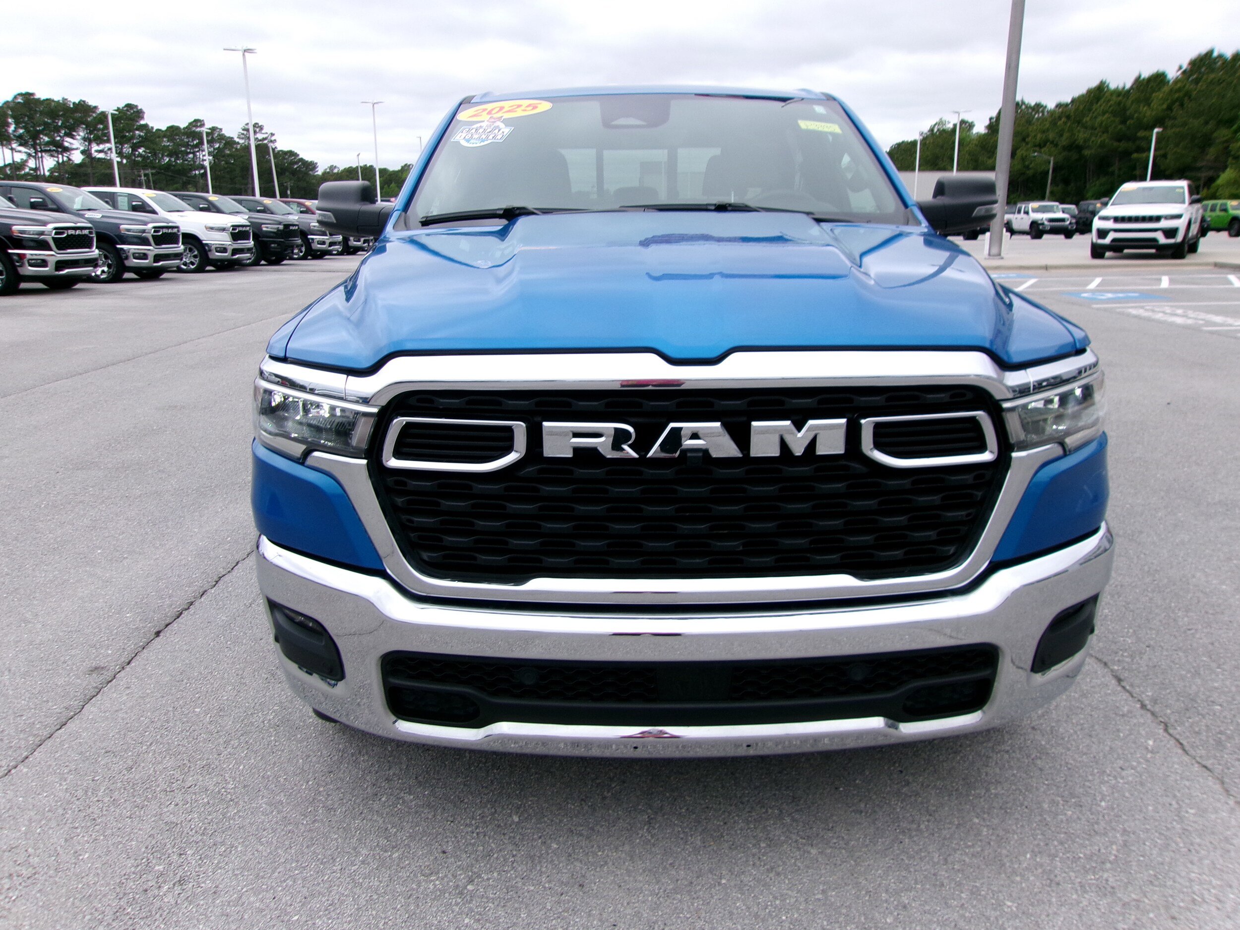 Used 2025 RAM 1500 Big Horn AWD/4WD image 6