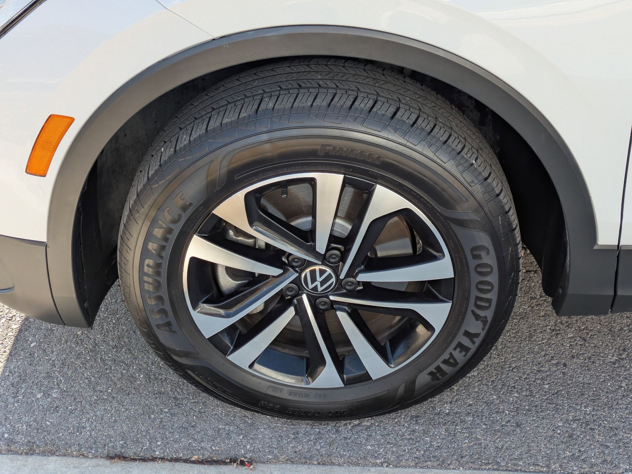 Certified 2023 Volkswagen Tiguan S image 14