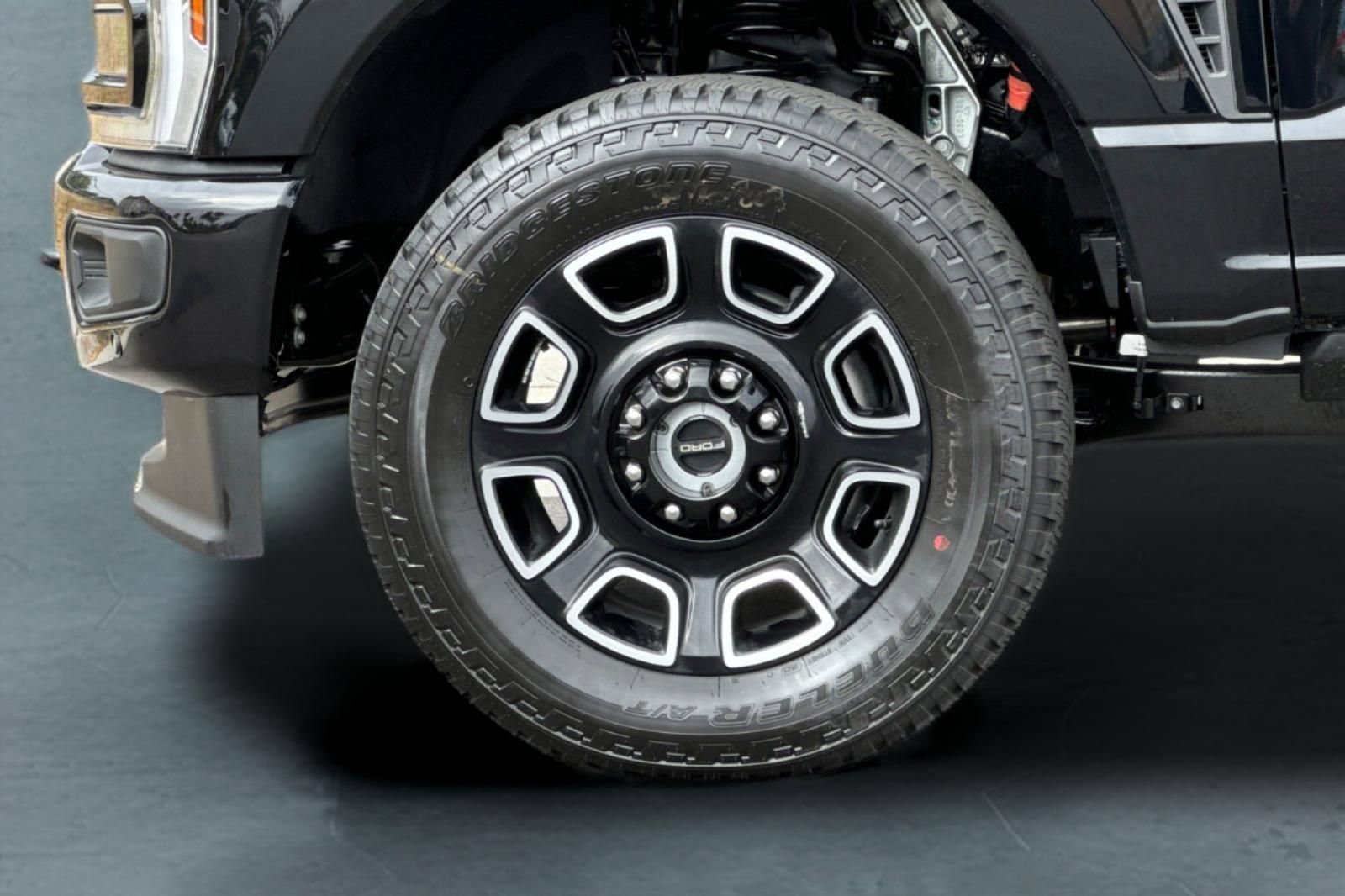 New 2025 Ford F350 Platinum image 29