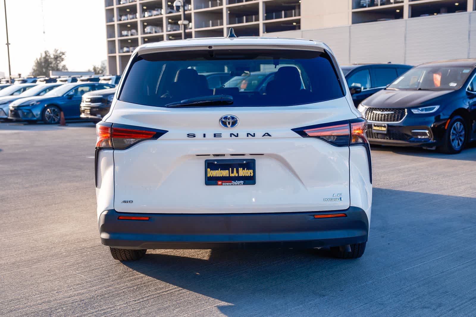Certified 2021 Toyota Sienna LE AWD/4WD image 5