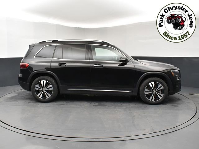 Used 2025 Mercedes-Benz GLB 250 4MATIC image 6