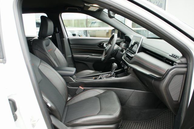 Used 2025 Jeep Compass Trailhawk image 34