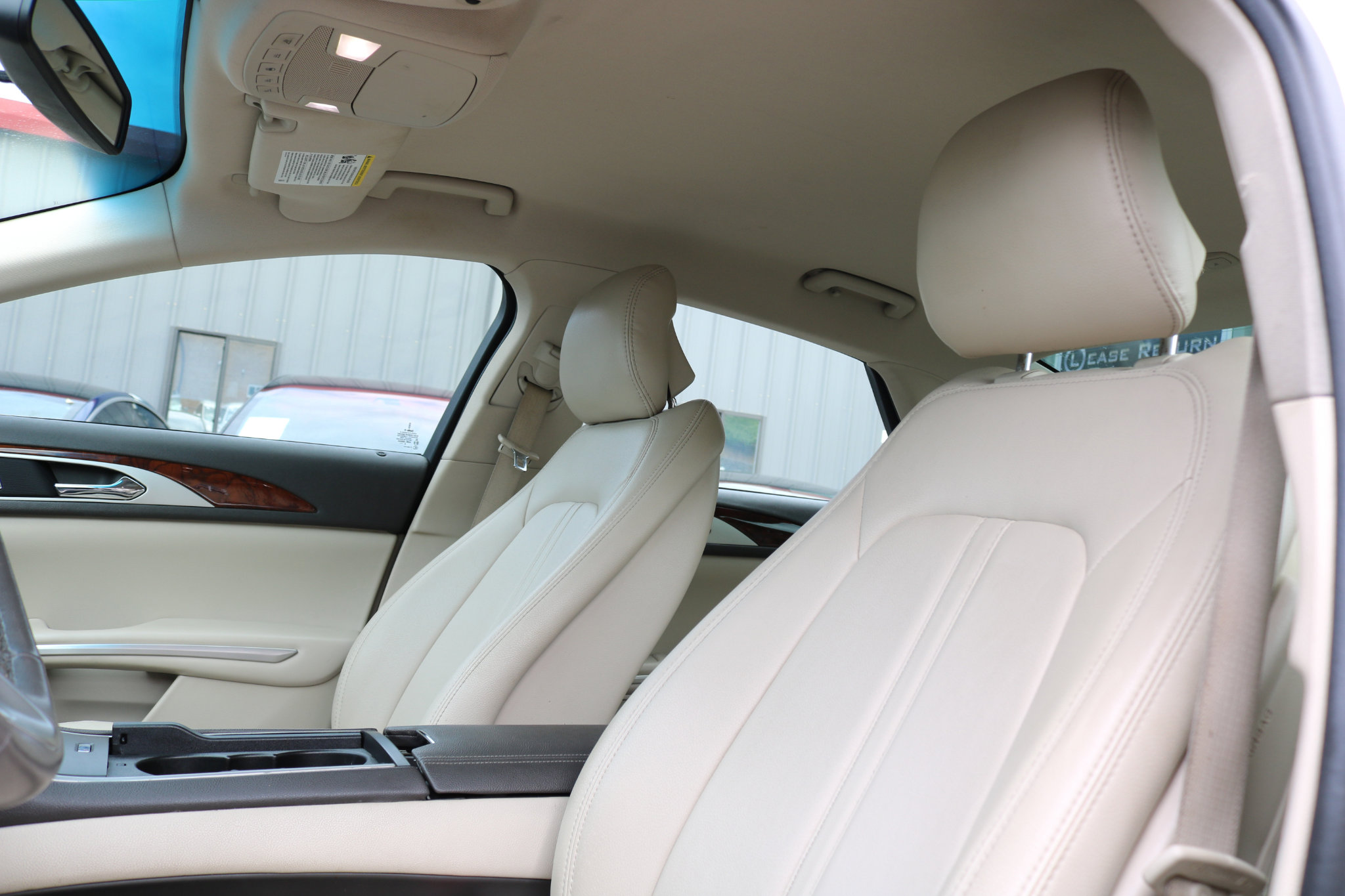 Used 2016 Lincoln MKZ image 17