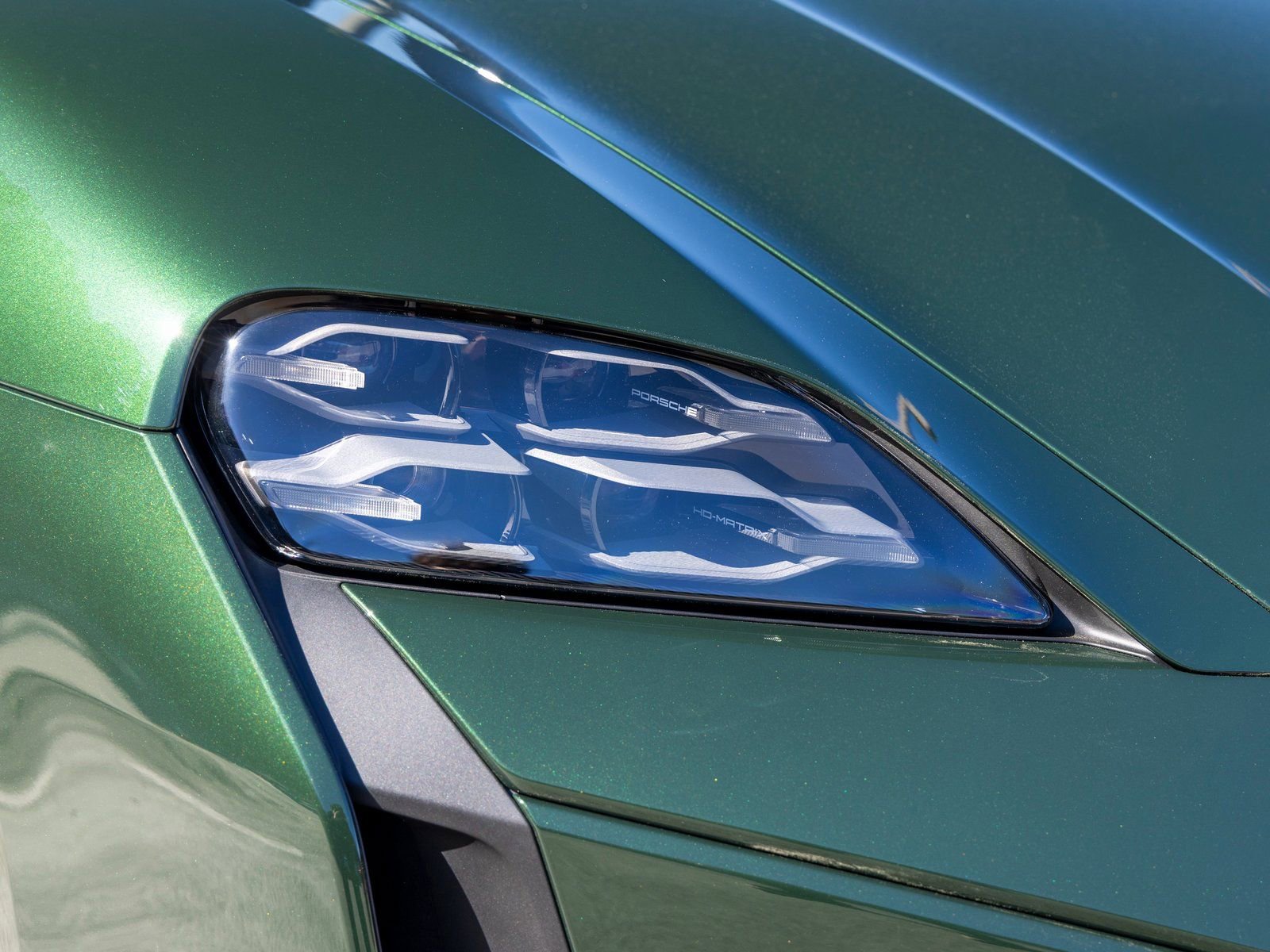 New 2026 Porsche Taycan Turbo AWD/4WD image 15