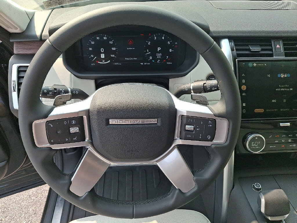 Certified 2026 Land Rover Discovery S AWD/4WD image 15