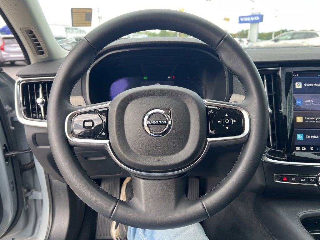 Certified 2025 Volvo V90 B6 Cross Country Plus image 17