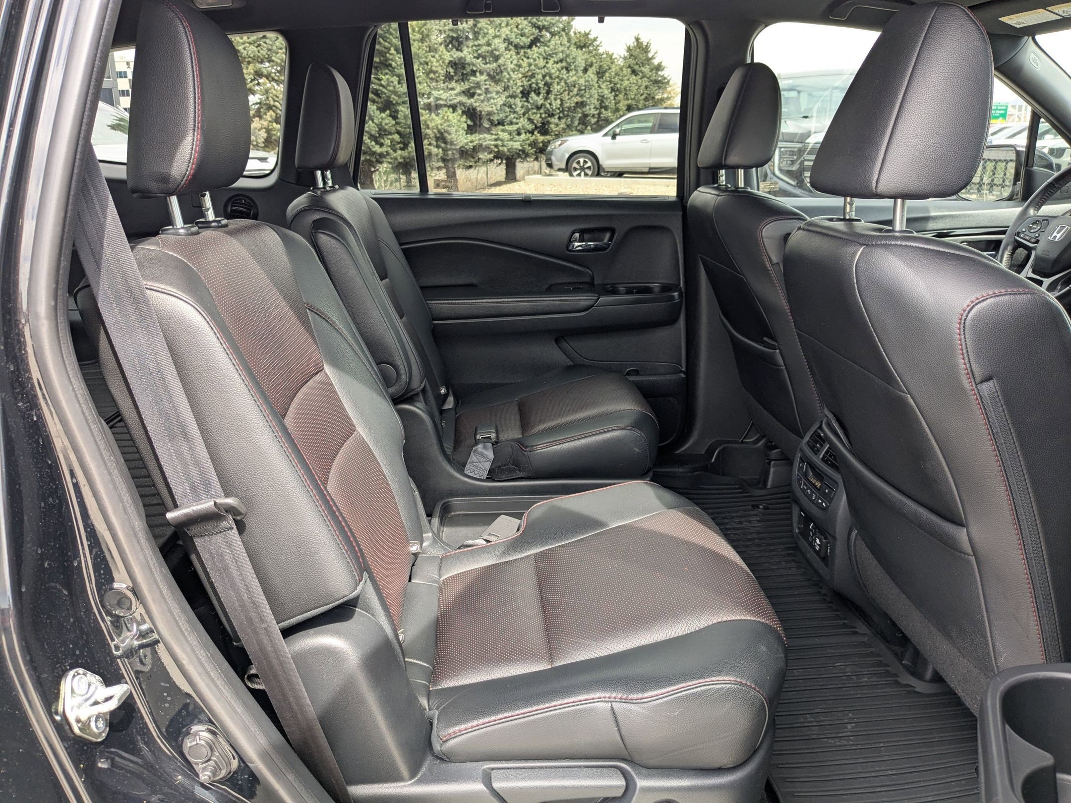 Used 2020 Honda Pilot Black Edition image 26