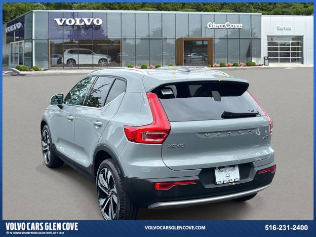 Used 2025 Volvo XC40 B5 Plus w/ Protection Package Premier image 5