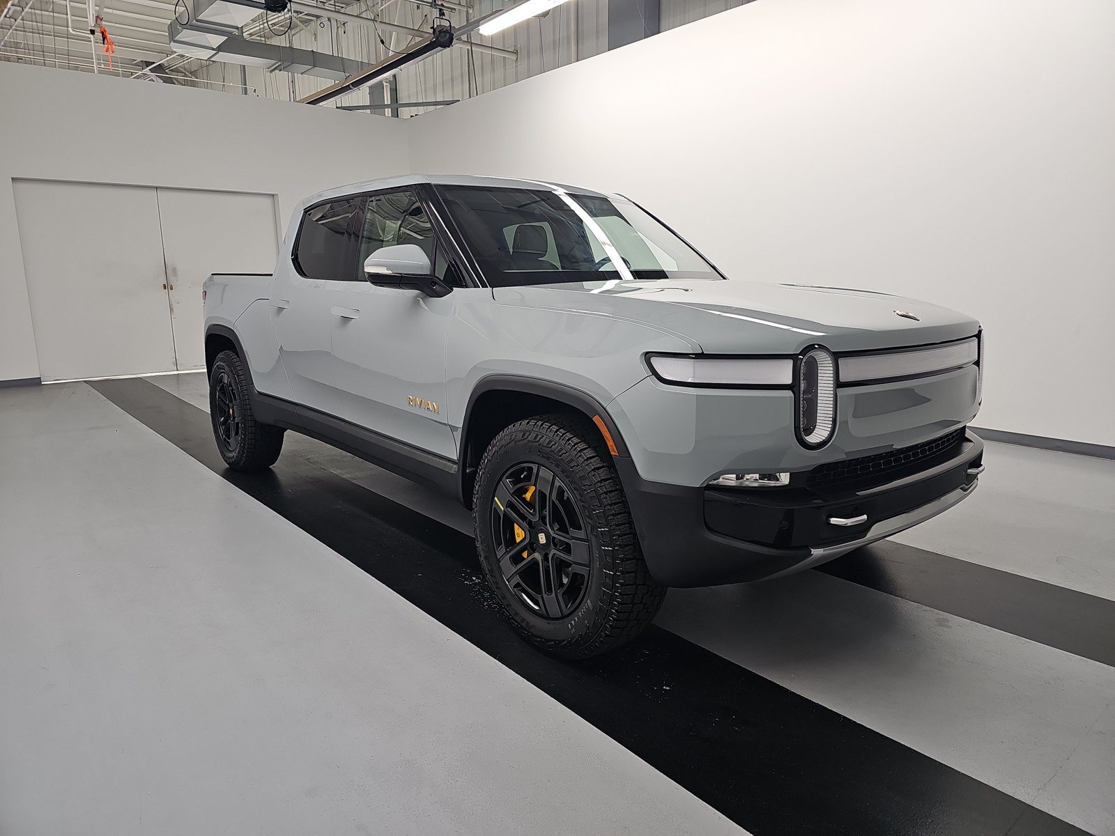 Used 2022 Rivian R1T Adventure AWD/4WD image 7