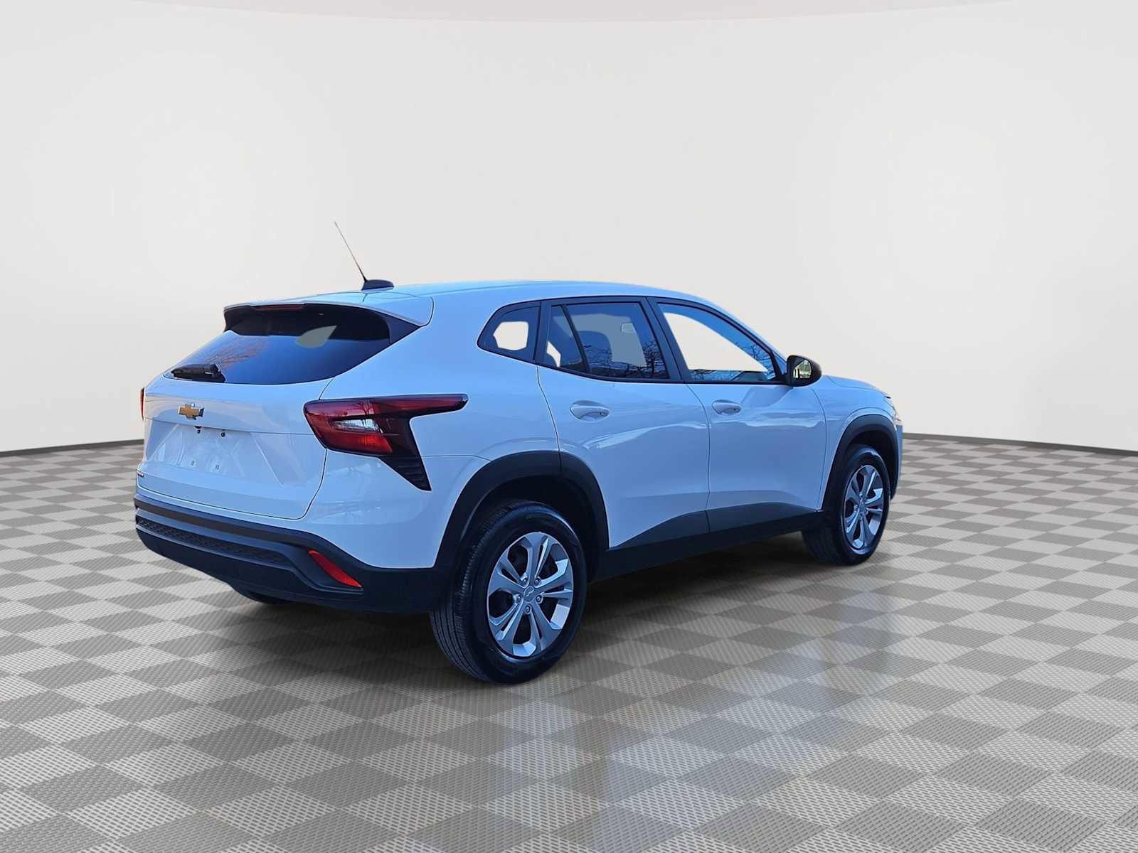 Certified 2025 Chevrolet Trax LS image 8