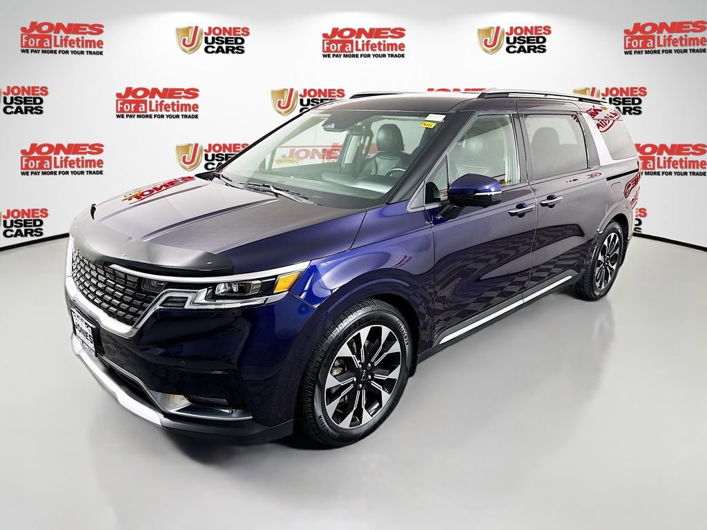 Used 2022 Kia Carnival EX image 13
