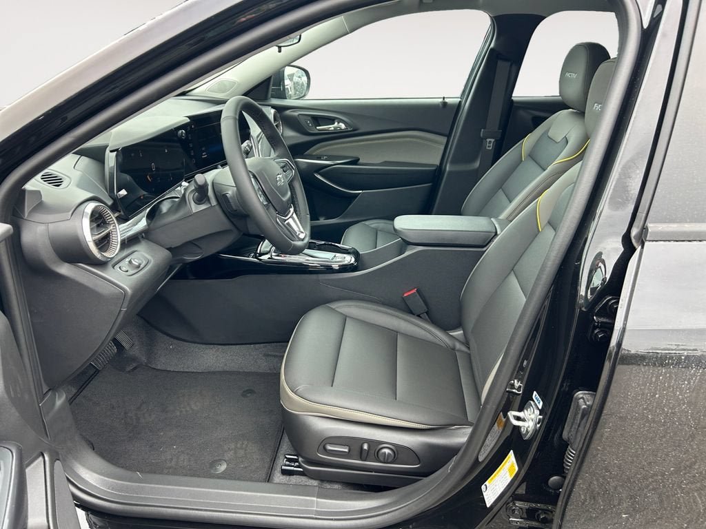 New 2026 Chevrolet Trax ACTIV w/ Sunroof Package FWD image 15