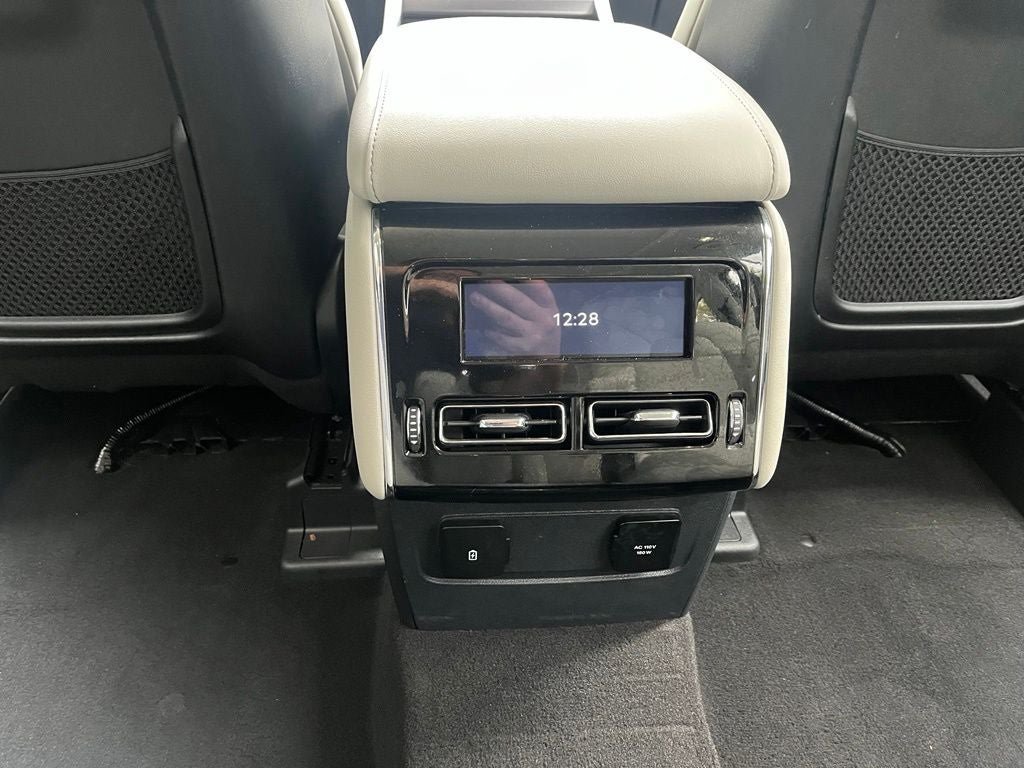 Certified 2025 Lincoln Aviator AWD image 11