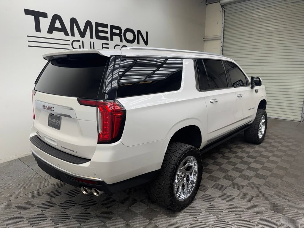 Used 2022 GMC Yukon XL Denali AWD/4WD image 8