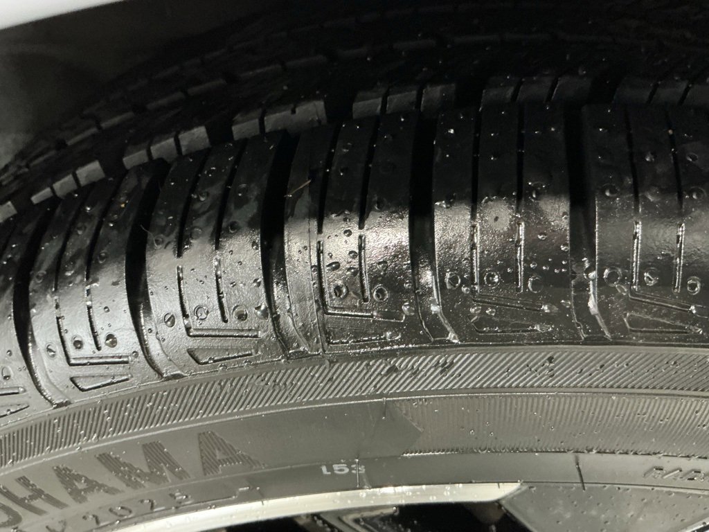 Used 2023 Nissan Versa SR w/ Trunk Package image 30