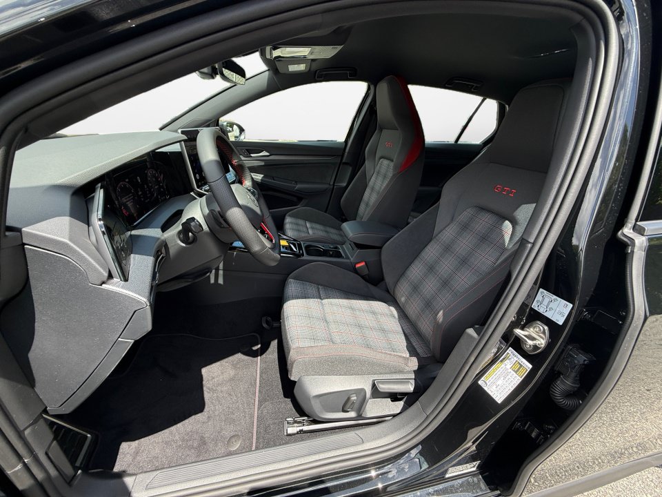 New 2026 Volkswagen Golf S FWD image 9