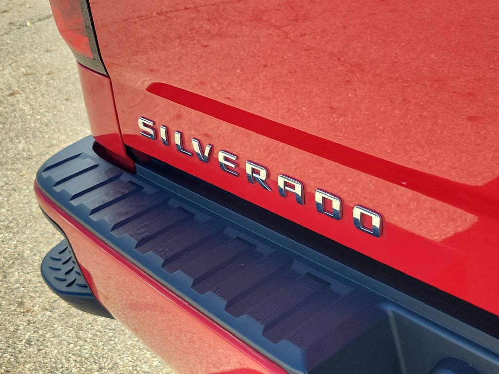 Used 2018 Chevrolet Silverado 1500 Custom w/ Custom Convenience Package AWD/4WD image 35