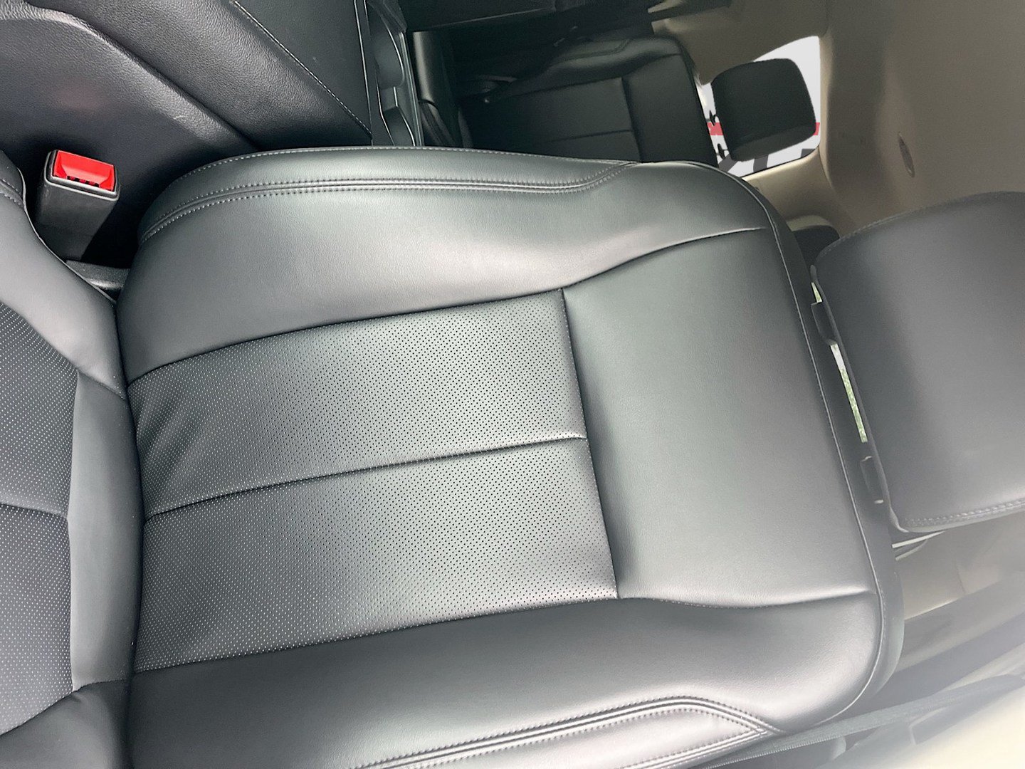 Used 2024 Ford Expedition XLT RWD image 19