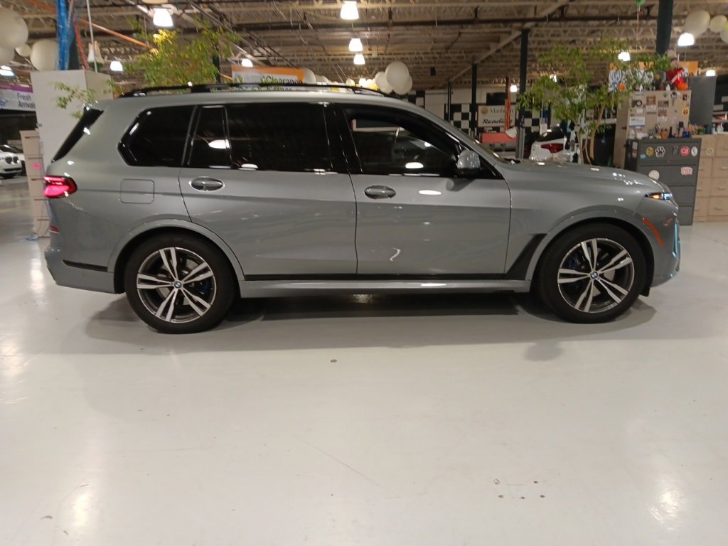 Certified 2023 BMW X7 xDrive40i w/ Executive Package image 5