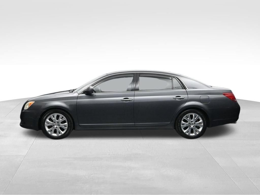 Used 2009 Toyota Avalon XLS FWD image 2