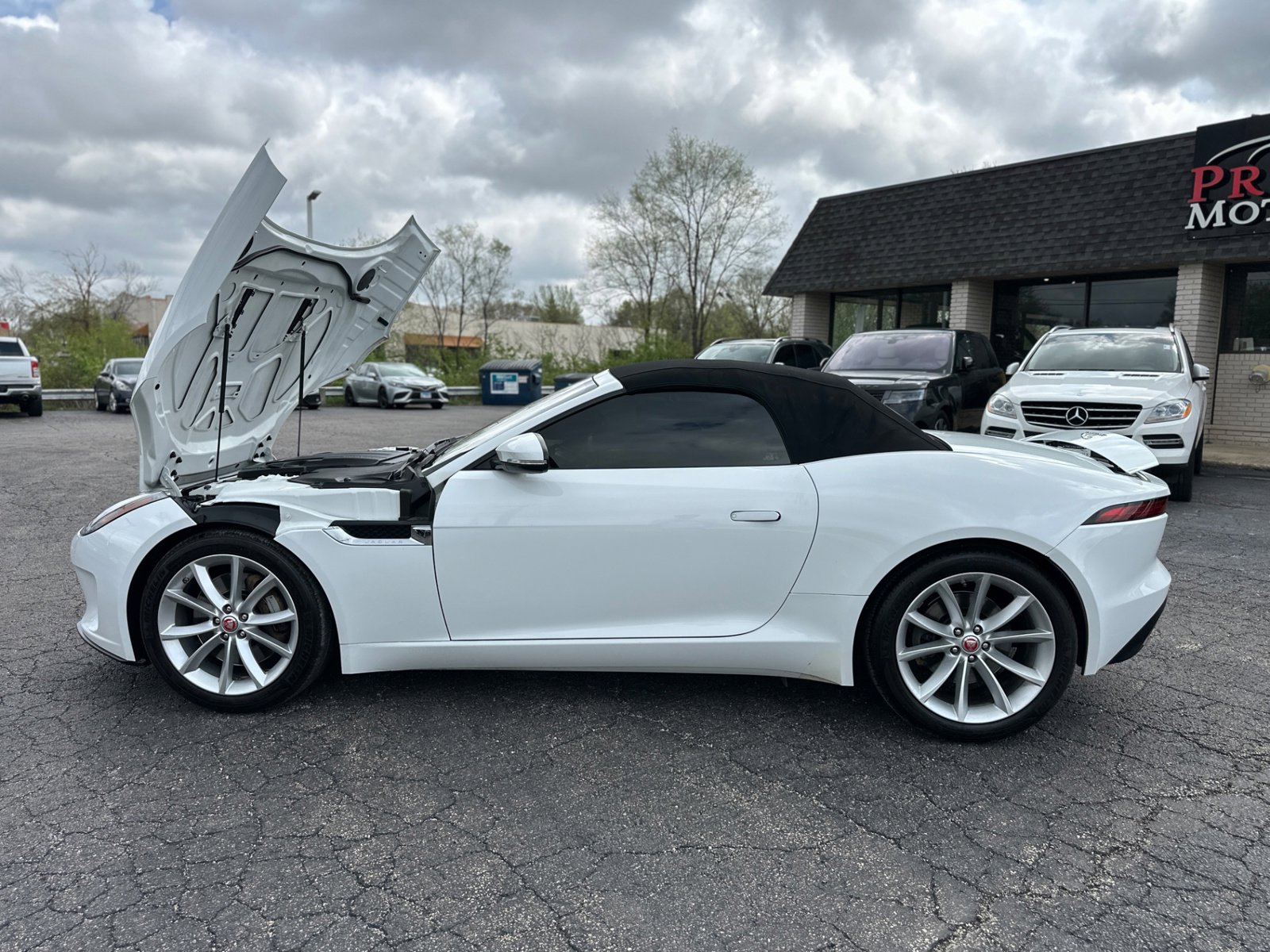 Used 2019 Jaguar F-TYPE Convertible RWD image 38