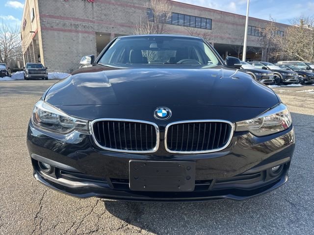 Used 2017 BMW 320i xDrive Sedan image 2