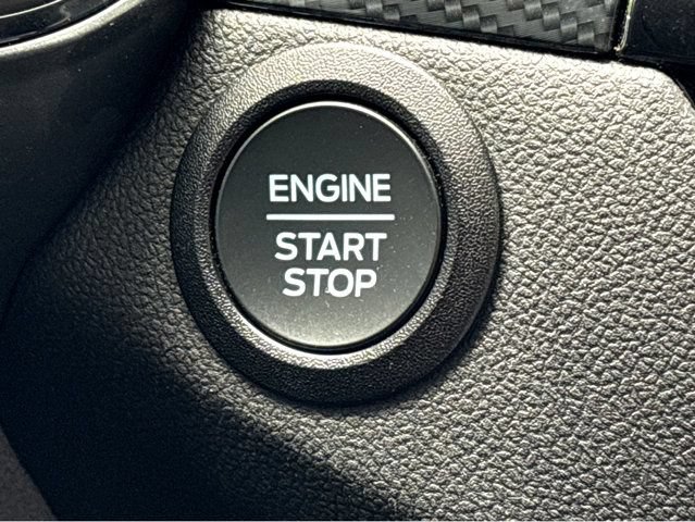 Used 2025 Ford Escape ST-Line FWD image 12