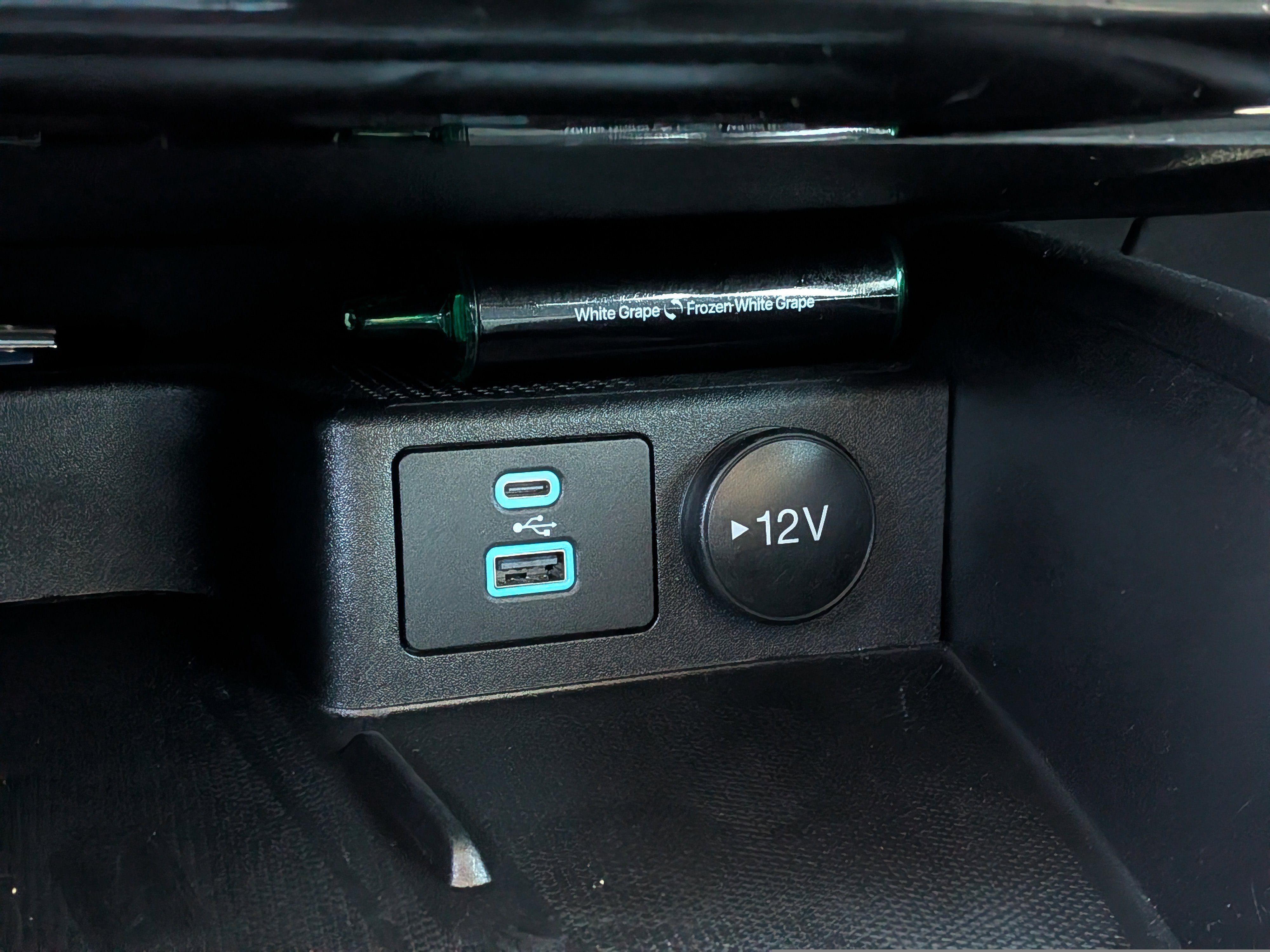 Used 2022 Ford Escape Titanium w/ Titanium Premium Package image 35