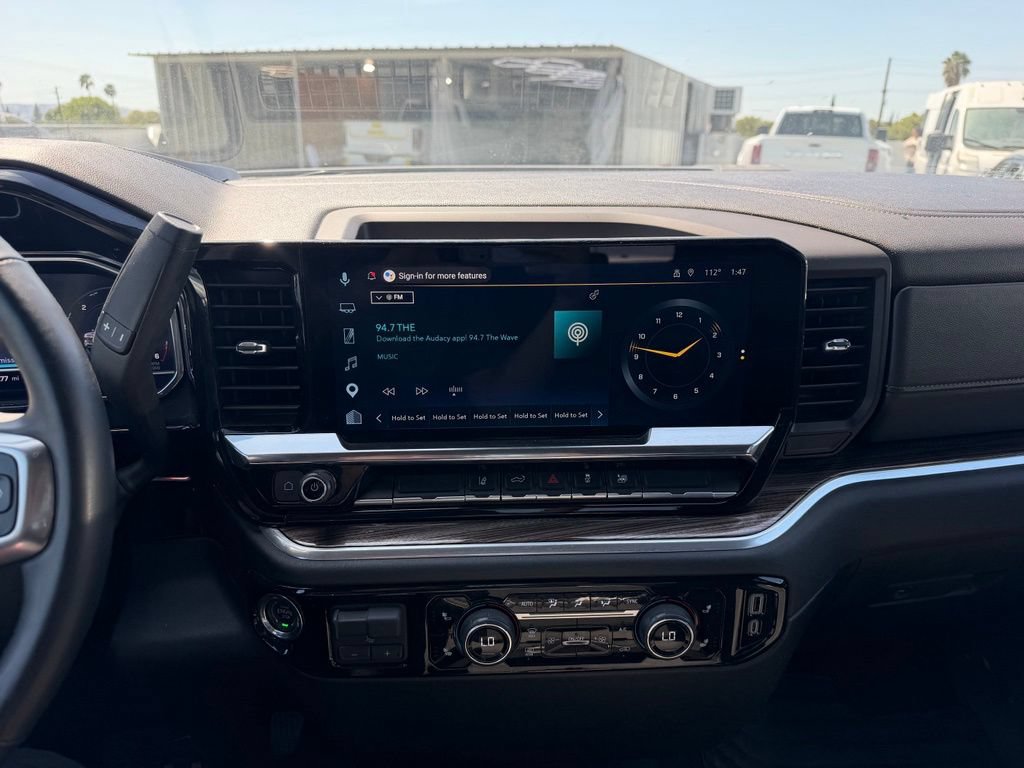 Used 2025 Chevrolet Silverado 2500 LT w/ Convenience Package AWD/4WD image 9
