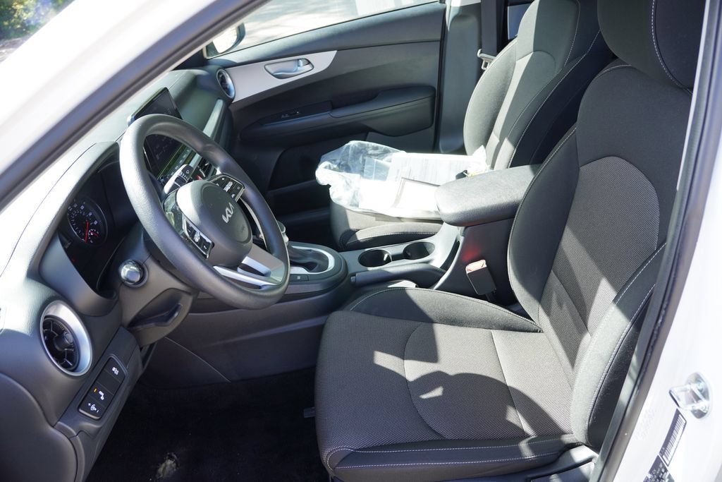 Certified 2024 Kia Forte LXS w/ LXS Technology Package FWD image 15