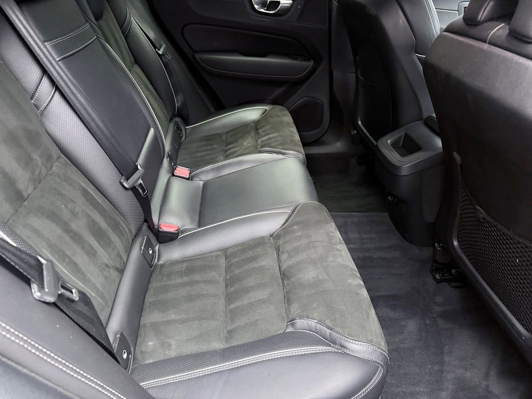 Used 2019 Volvo XC60 T6 R-Design w/ Protection Package Premier image 14