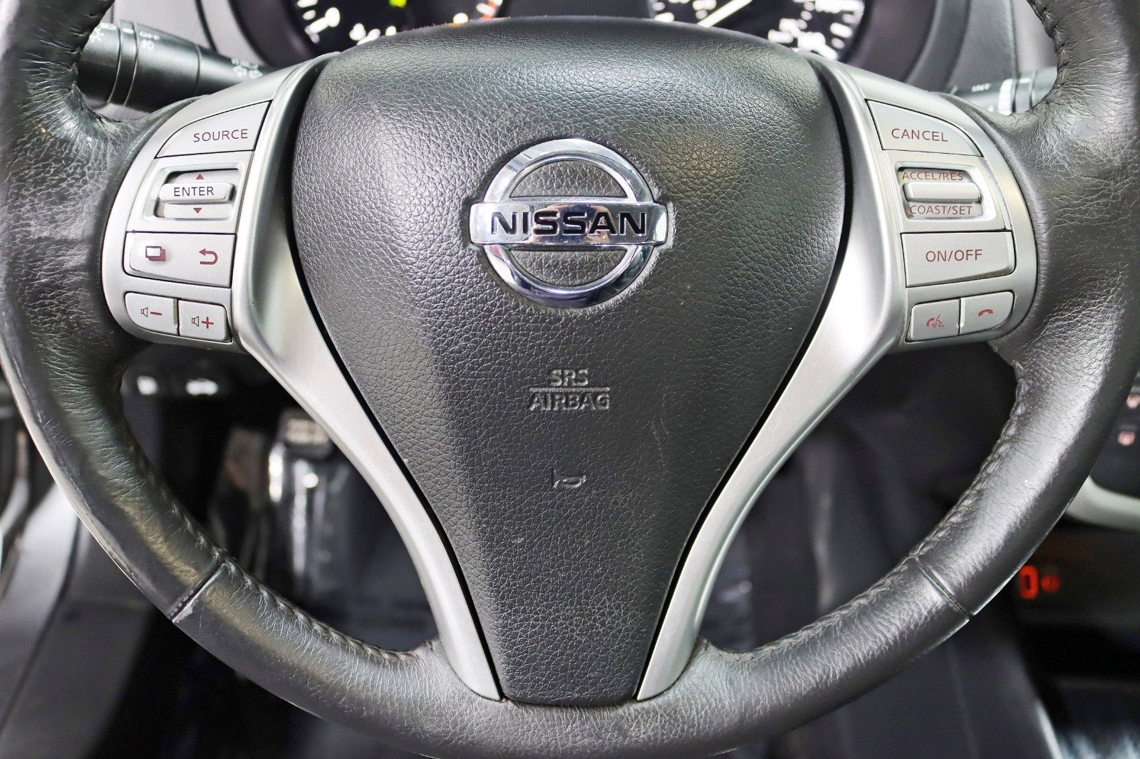 Used 2017 Nissan Altima 2.5 SL w/ Moonroof Package image 16