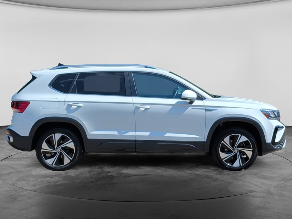 Used 2024 Volkswagen Taos SE AWD/4WD image 8