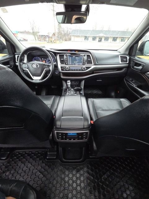 Used 2018 Toyota Highlander Limited image 43