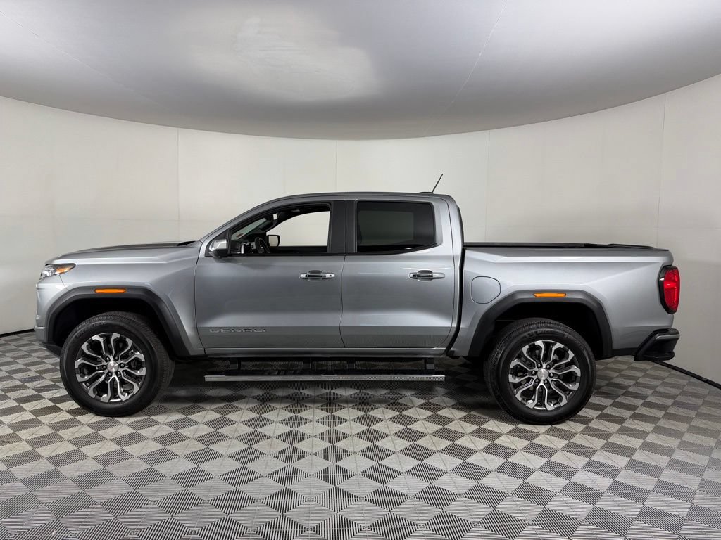 Used 2024 GMC Canyon Denali AWD/4WD image 9