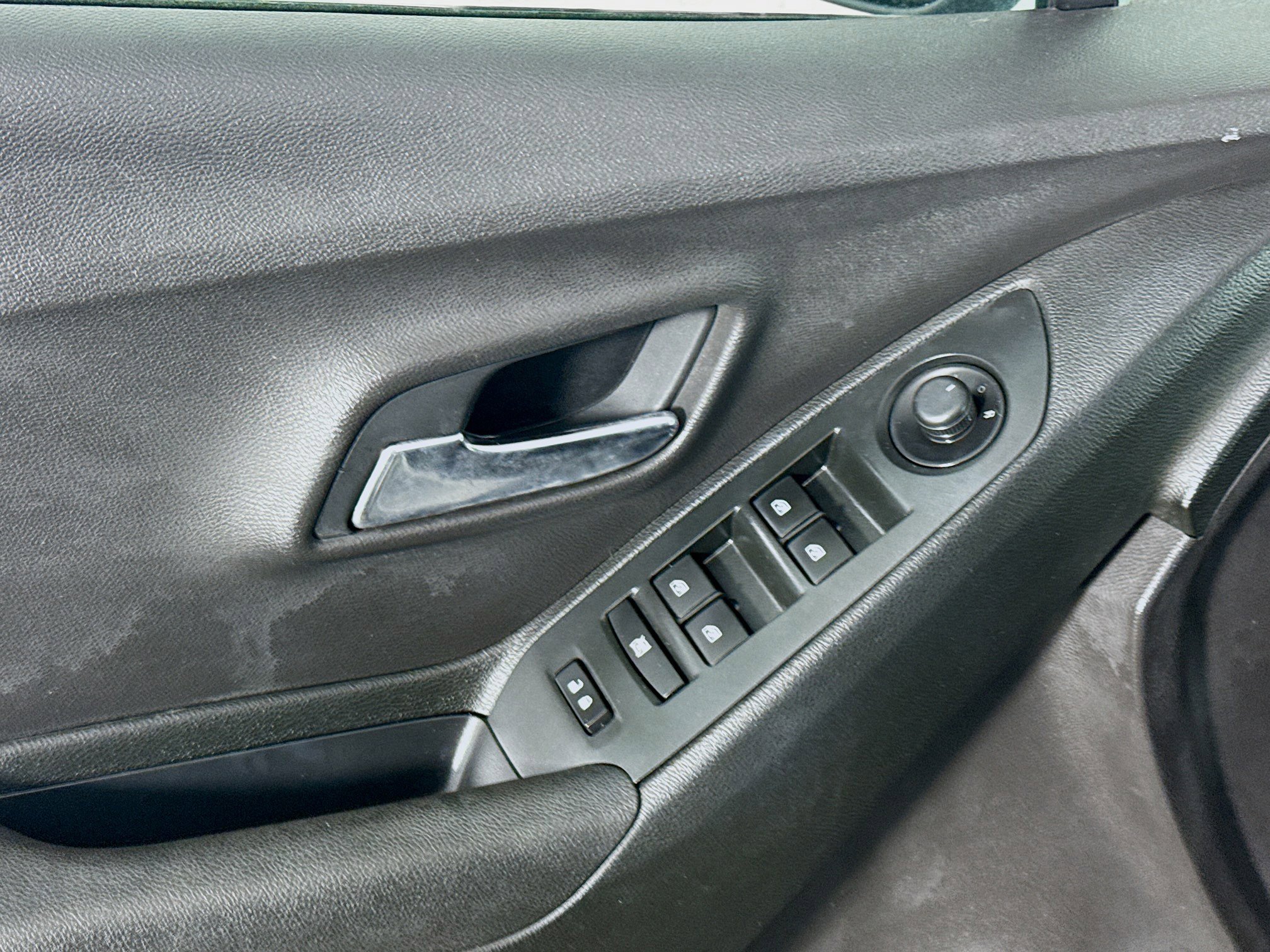 Used 2016 Chevrolet Trax LT w/ LT Sun and Sound Package image 23