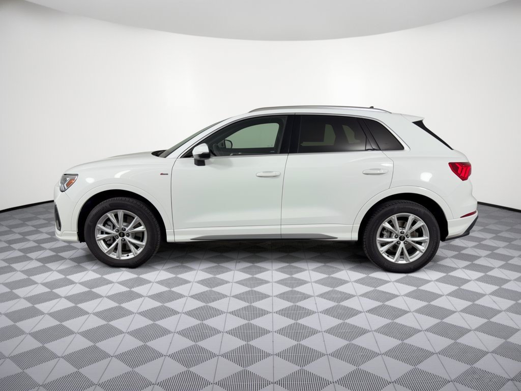 Certified 2025 Audi Q3 2.0T Premium Plus w/ Premium Plus Package AWD/4WD image 2