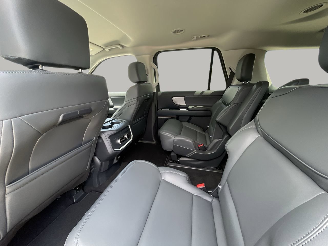 New 2026 Ford Expedition Active RWD image 19