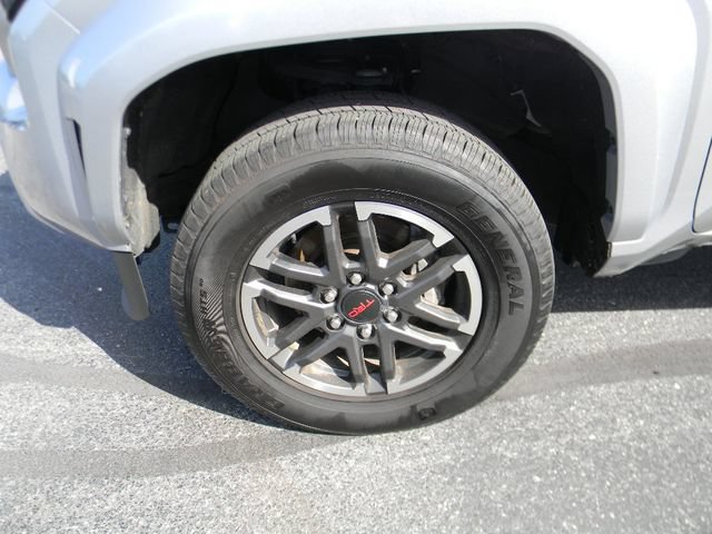 Certified 2025 Toyota Tacoma TRD Sport AWD/4WD image 10