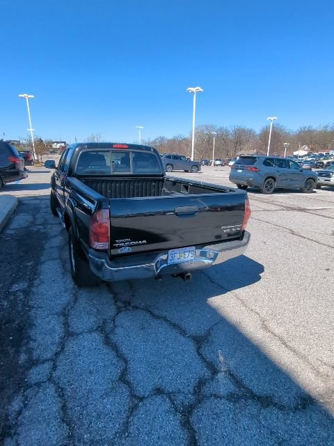 Used 2006 Toyota Tacoma PreRunner image 3